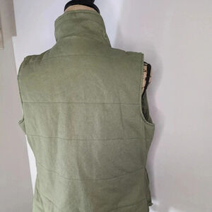 True craft snap button vest